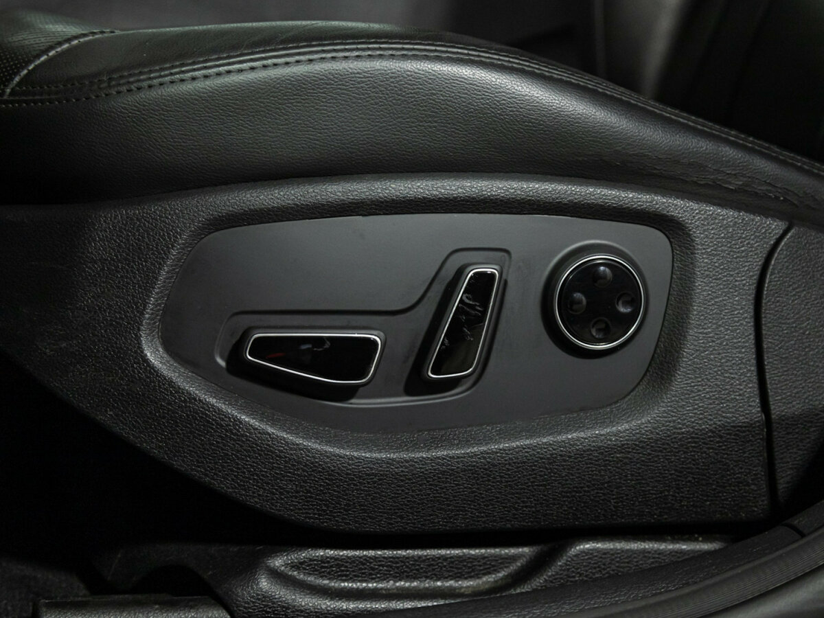 Hyundai Genesis с пробегом — 2015 год. Фото: #11