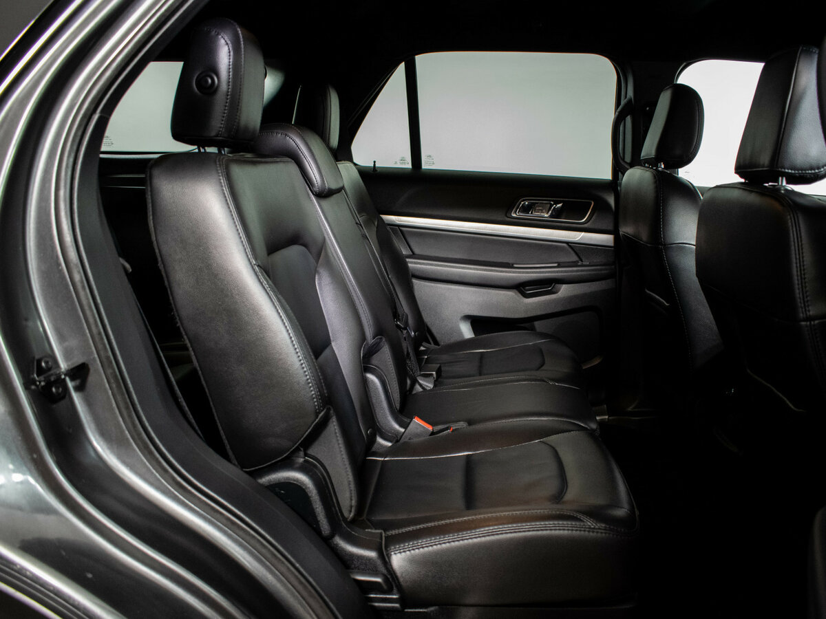Ford Explorer с пробегом — 2018 год. Фото: #9