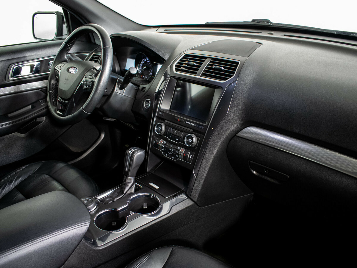 Ford Explorer с пробегом — 2018 год. Фото: #10