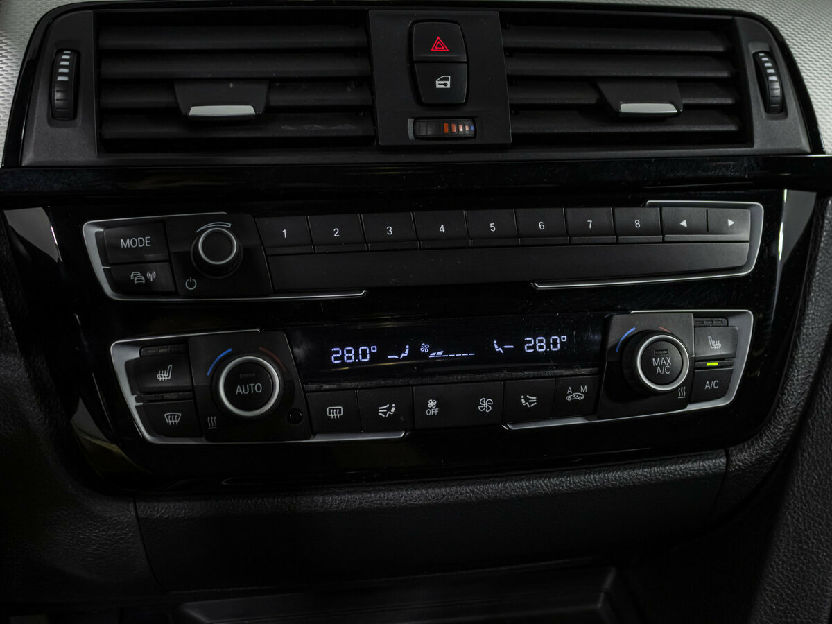 BMW 3 серии с пробегом — 2018 год. Фото: #13