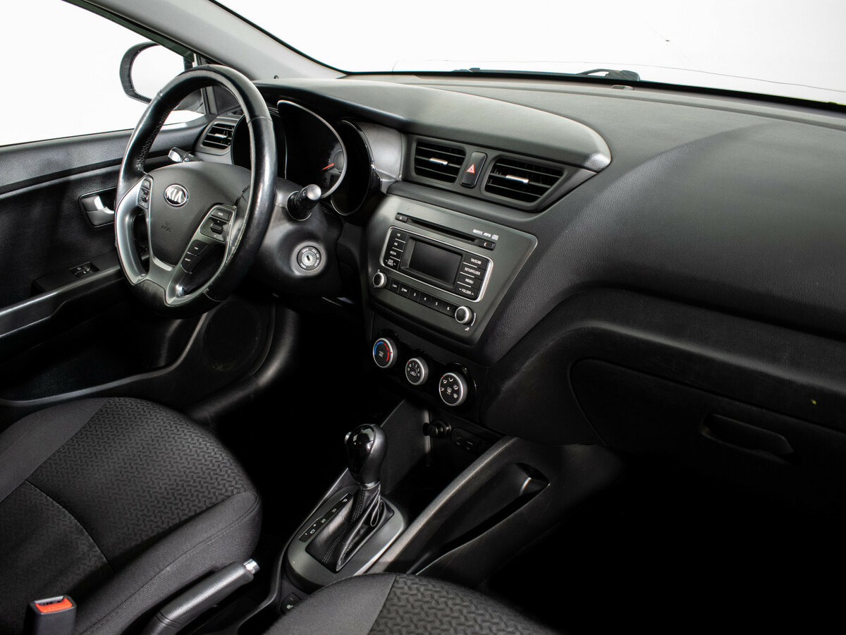 Kia Rio с пробегом — 2015 год. Фото: #9