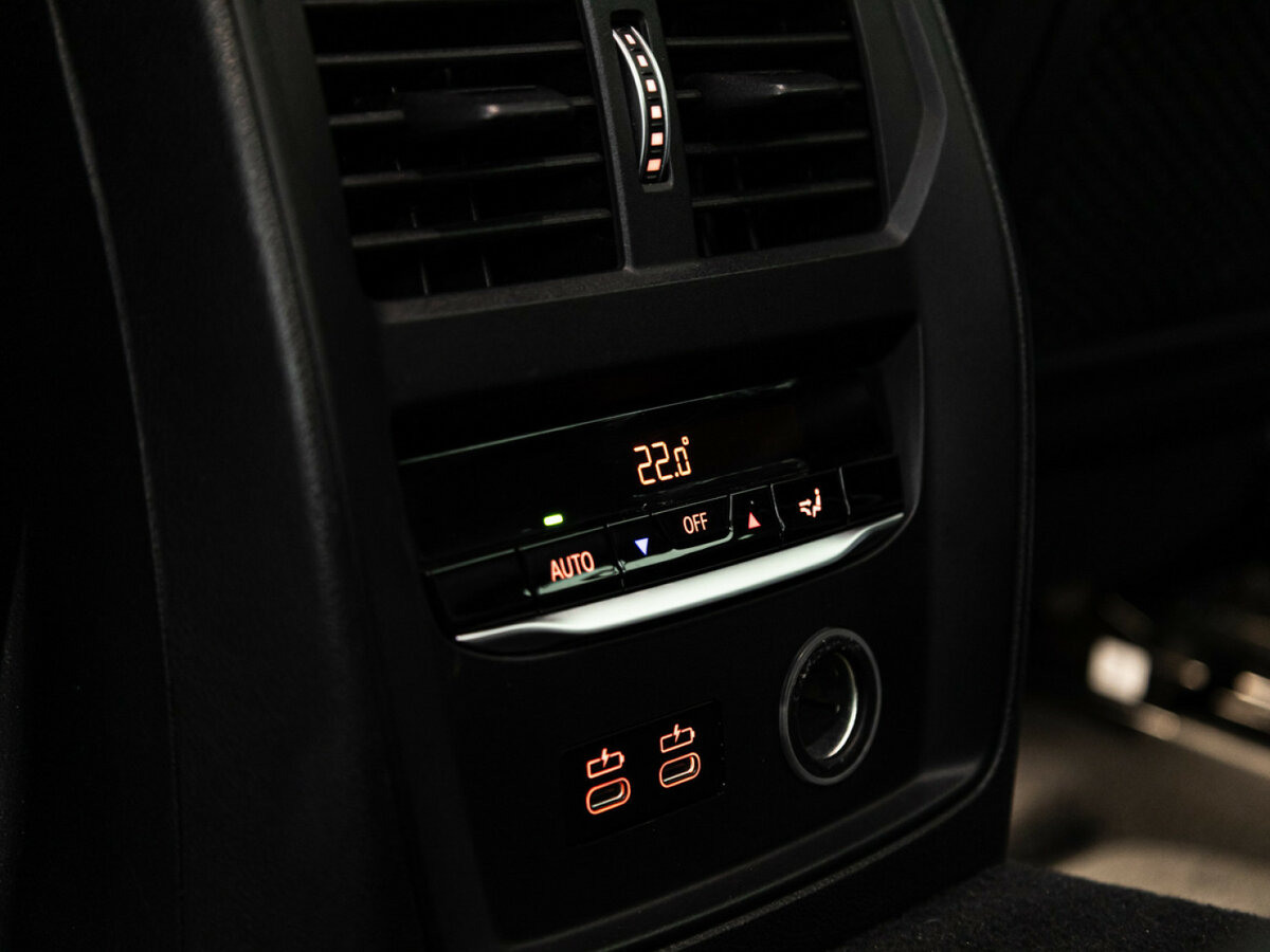 BMW 3 серии с пробегом — 2019 год. Фото: #16