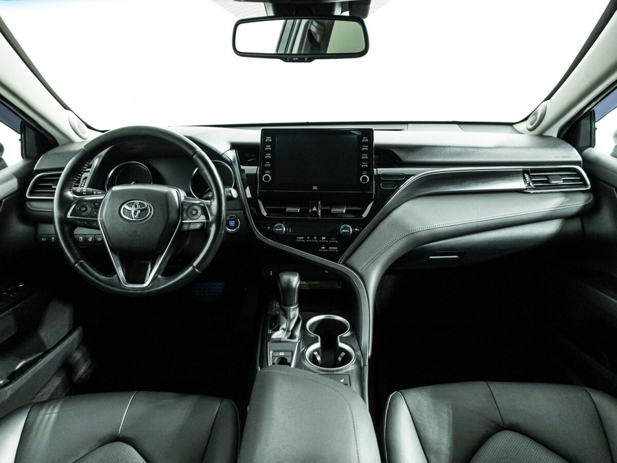 Toyota Camry с пробегом — 2021 год. Фото: #12