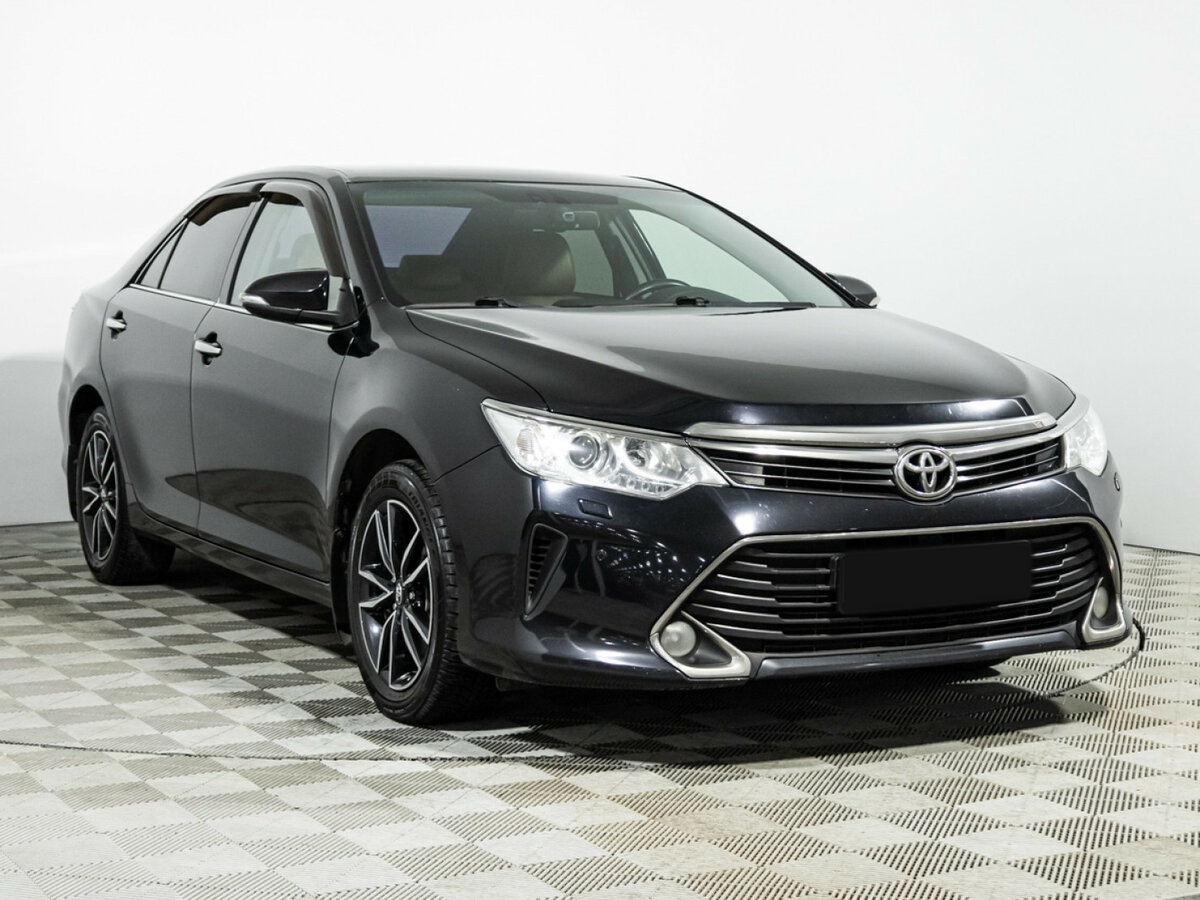 Toyota Camry с пробегом — 2016 год. Фото: #2