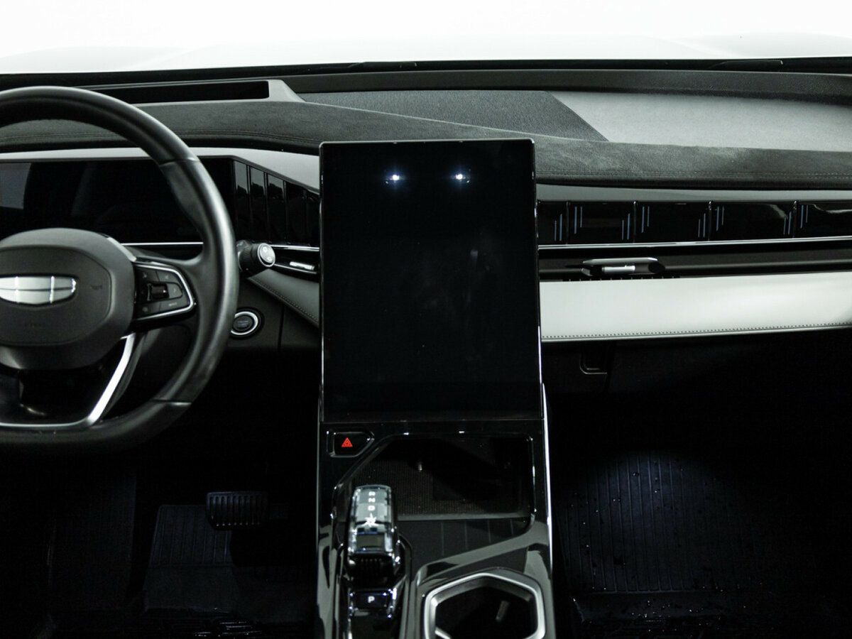 Geely Atlas с пробегом — 2024 год. Фото: #11