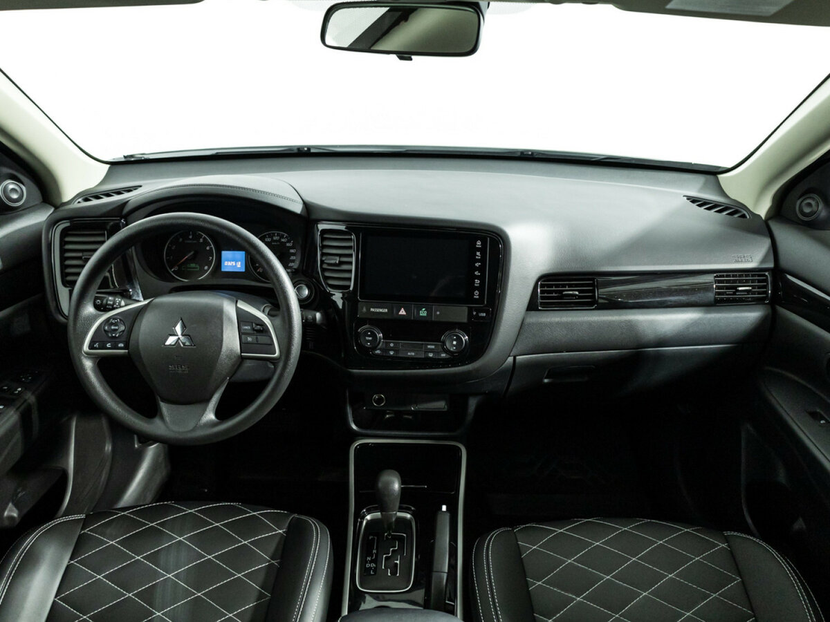 Mitsubishi Outlander с пробегом — 2022 год. Фото: #10