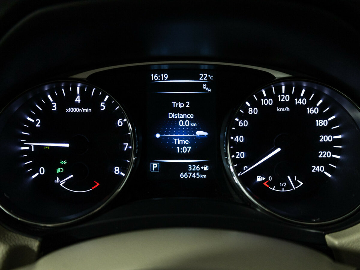 Nissan X-Trail с пробегом — 2015 год. Фото: #9