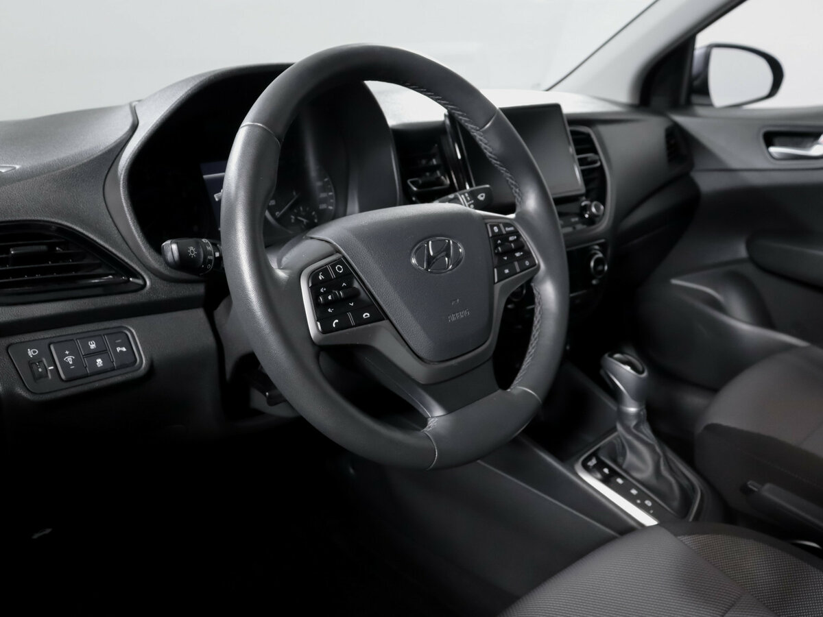 Hyundai Solaris с пробегом — 2021 год. Фото: #11