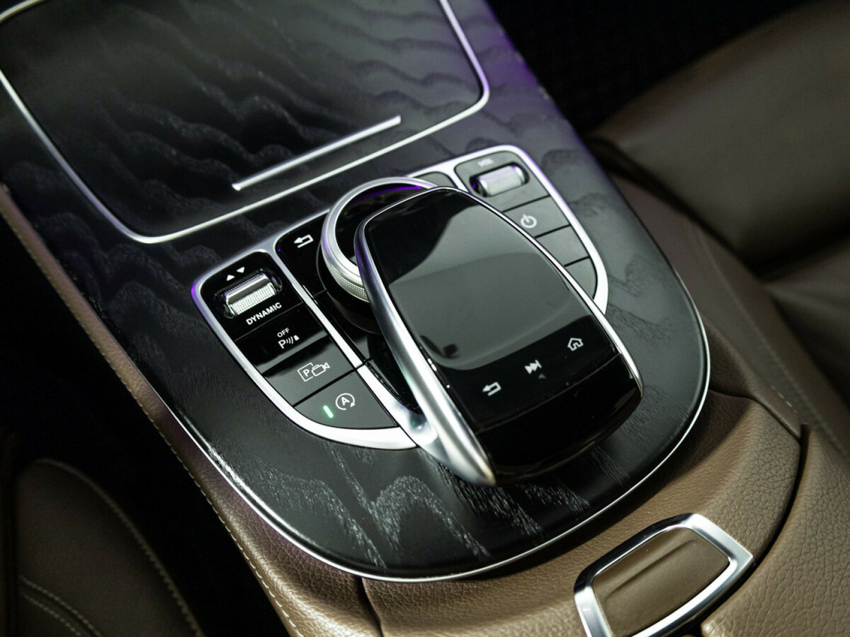 Mercedes-Benz E-Класс с пробегом — 2019 год. Фото: #18