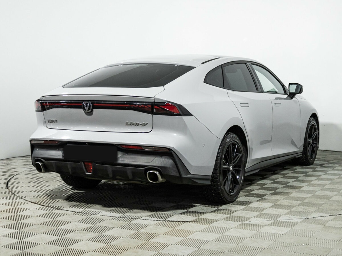 Changan UNI-V с пробегом — 2024 год. Фото: #4