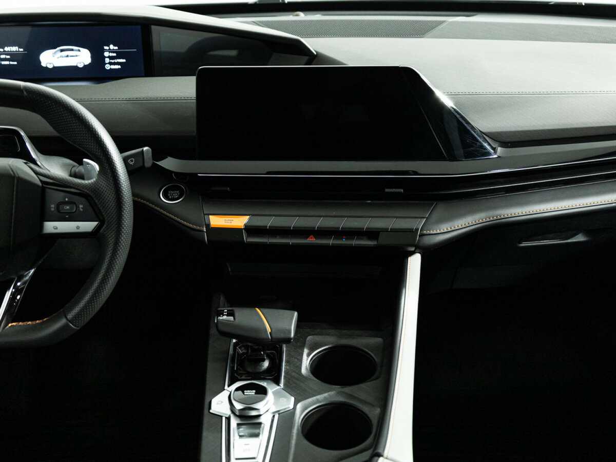 Changan UNI-V с пробегом — 2024 год. Фото: #13