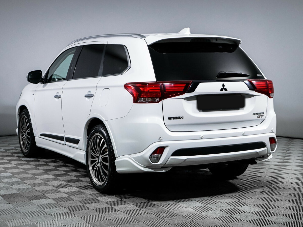 Mitsubishi Outlander с пробегом — 2018 год. Фото: #6