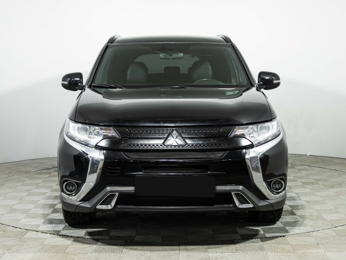 Mitsubishi Outlander с пробегом — 2020 год. Фото: #1