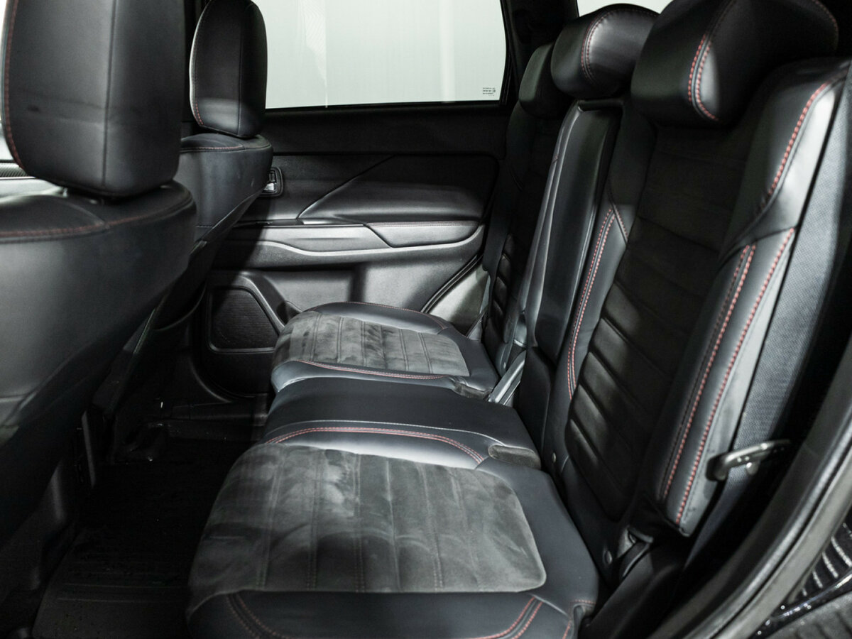 Mitsubishi Outlander с пробегом — 2020 год. Фото: #9