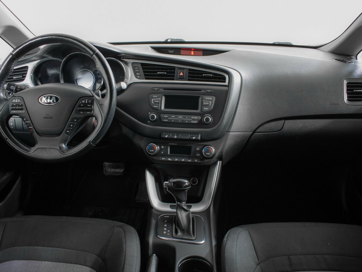 Kia Ceed с пробегом — 2016 год. Фото: #10