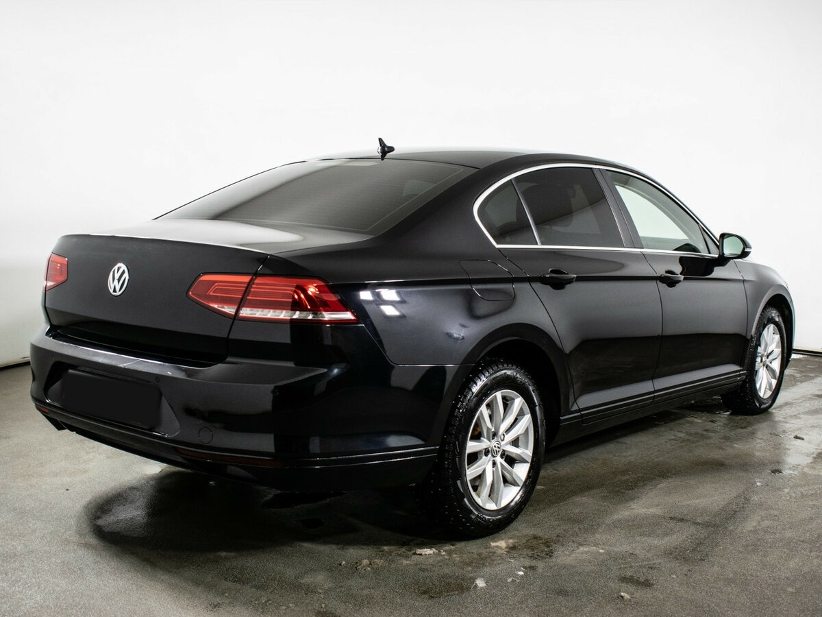 Volkswagen Passat с пробегом — 2017 год. Фото: #4