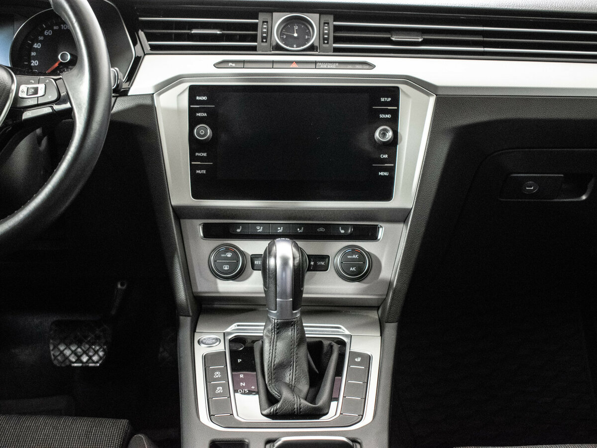 Volkswagen Passat с пробегом — 2017 год. Фото: #13