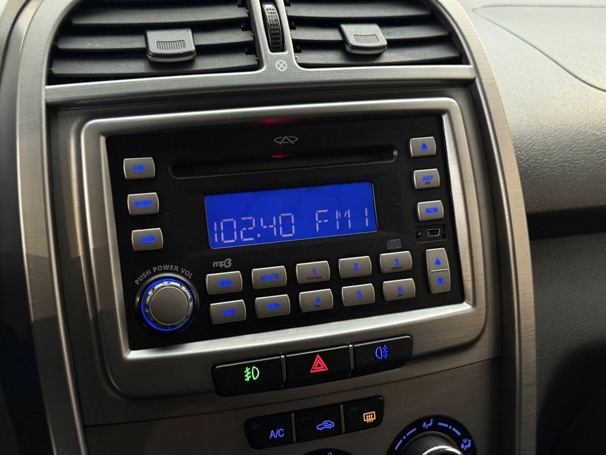 Chery Tiggo (T11) с пробегом — 2015 год. Фото: #11