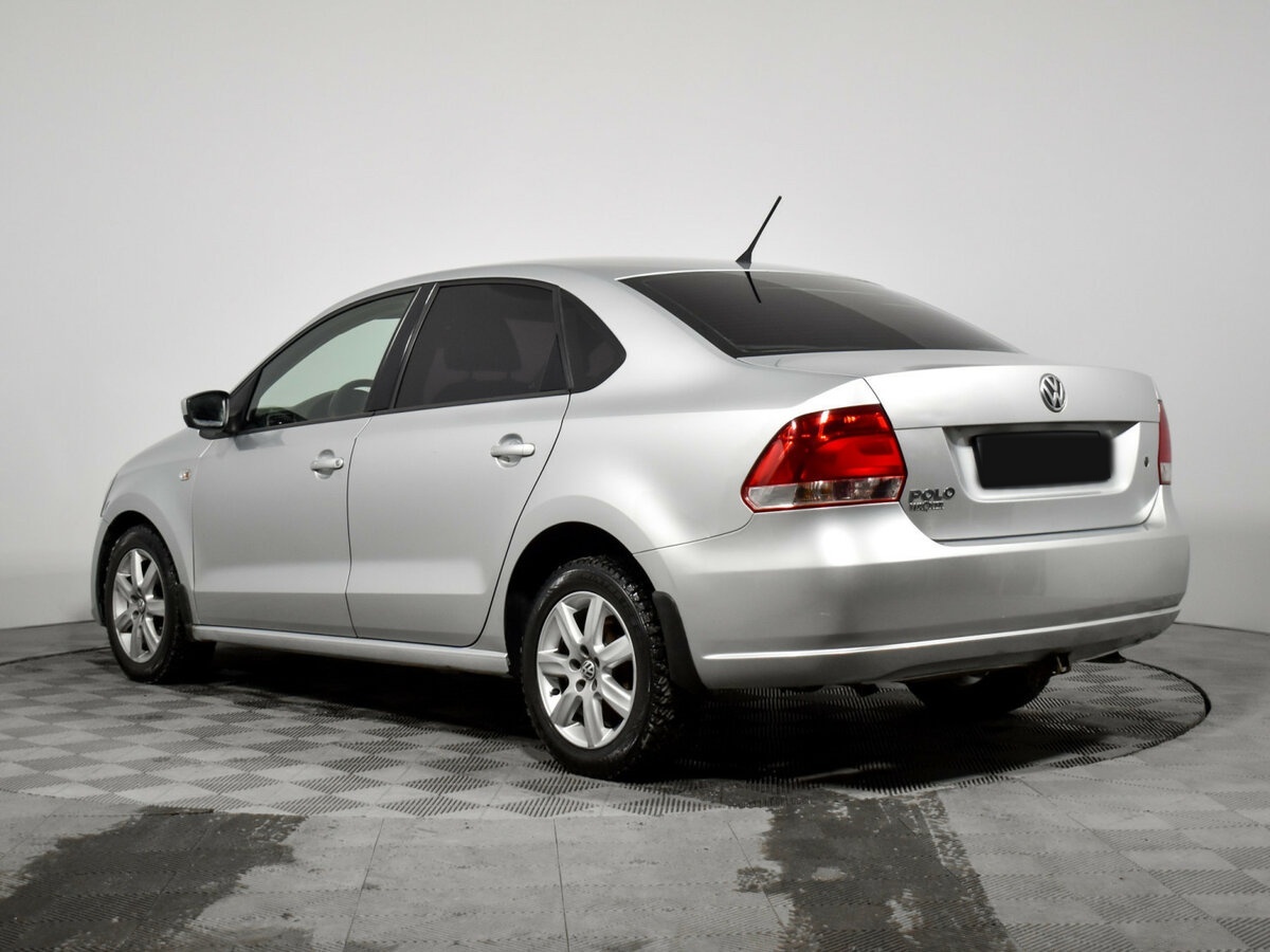 Volkswagen Polo с пробегом — 2015 год. Фото: #6