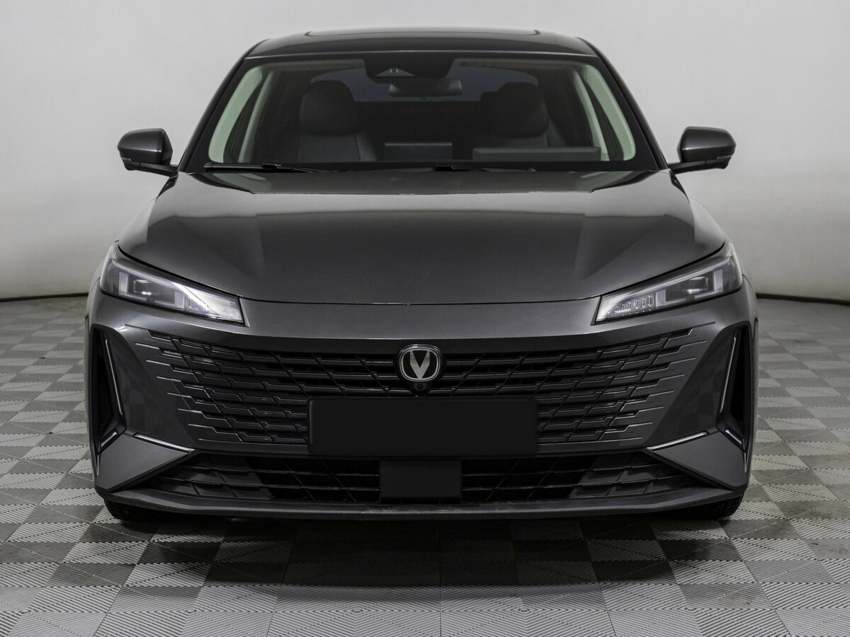 Changan Lamore с пробегом — 2023 год. Фото: #1