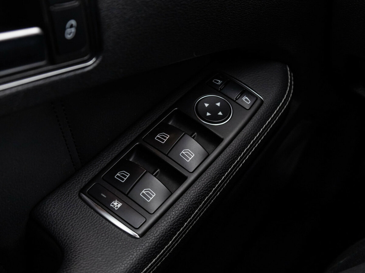 Mercedes-Benz E-Класс с пробегом — 2012 год. Фото: #11