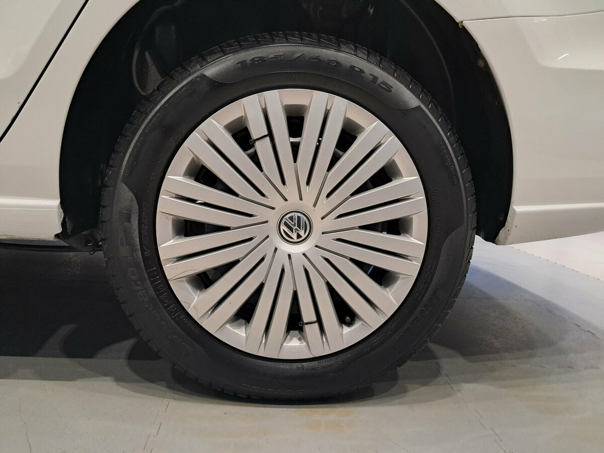 Volkswagen Polo с пробегом — 2017 год. Фото: #17