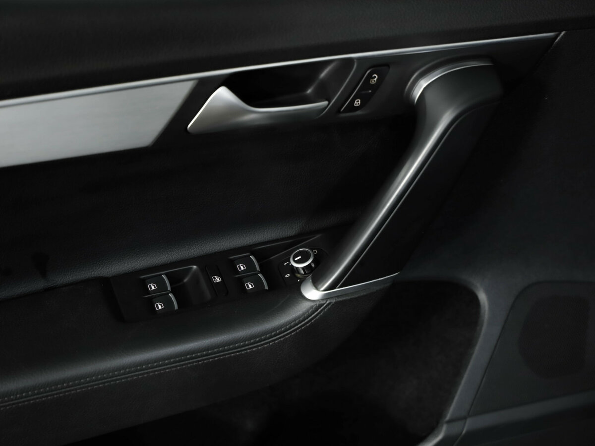 Volkswagen Passat с пробегом — 2014 год. Фото: #24