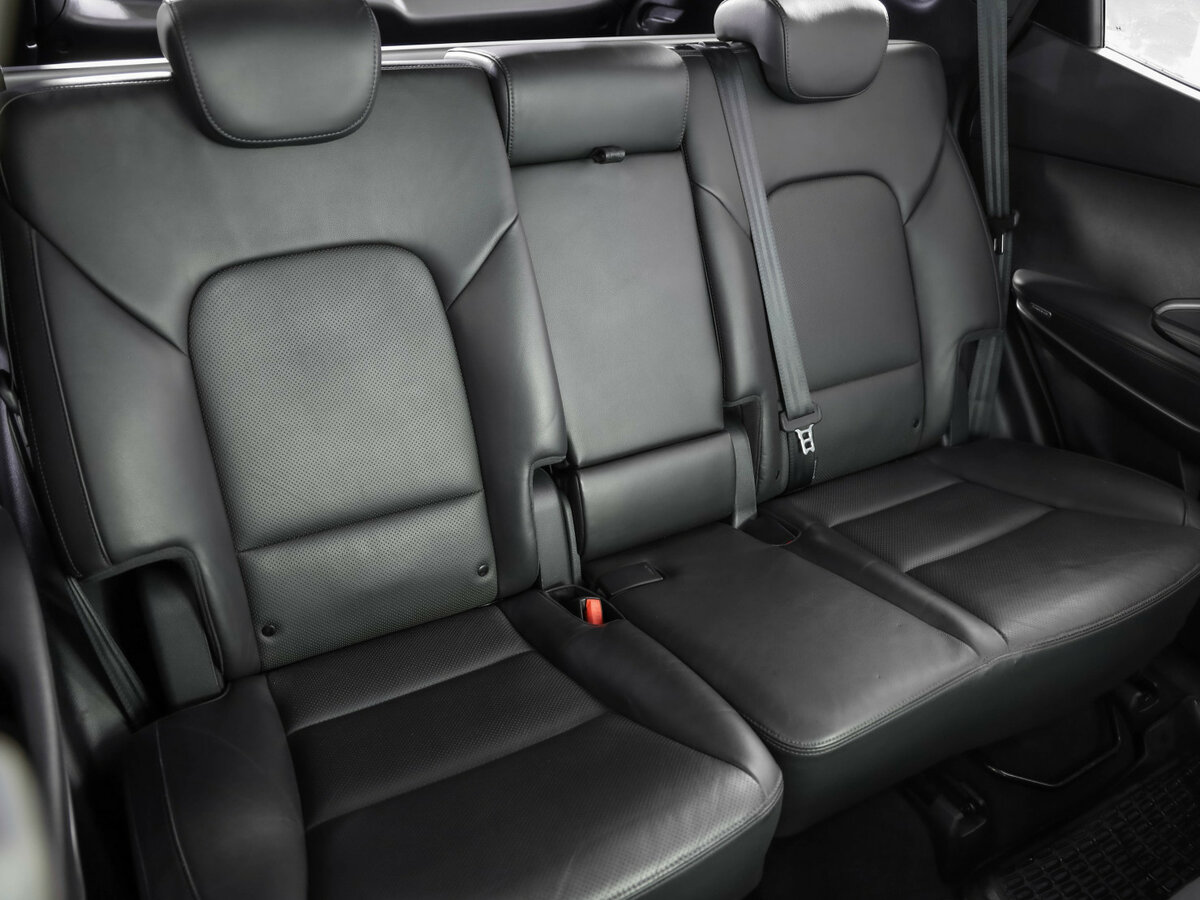 Hyundai Santa Fe с пробегом — 2014 год. Фото: #24