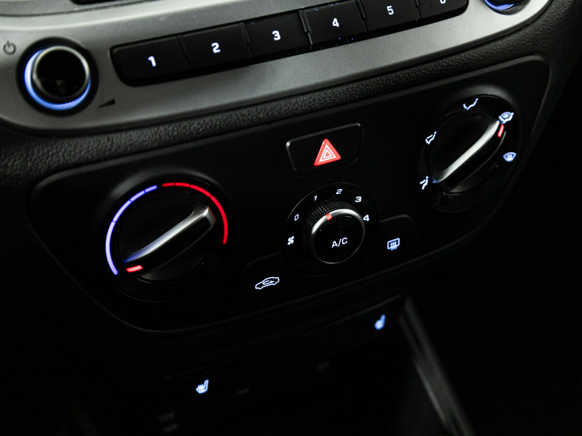 Hyundai Solaris с пробегом — 2021 год. Фото: #13