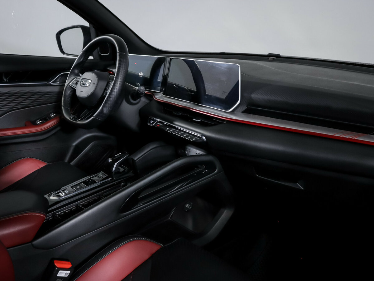 Geely Coolray с пробегом — 2024 год. Фото: #6