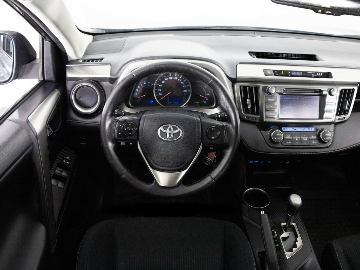 Toyota RAV4 с пробегом — 2013 год. Фото: #10