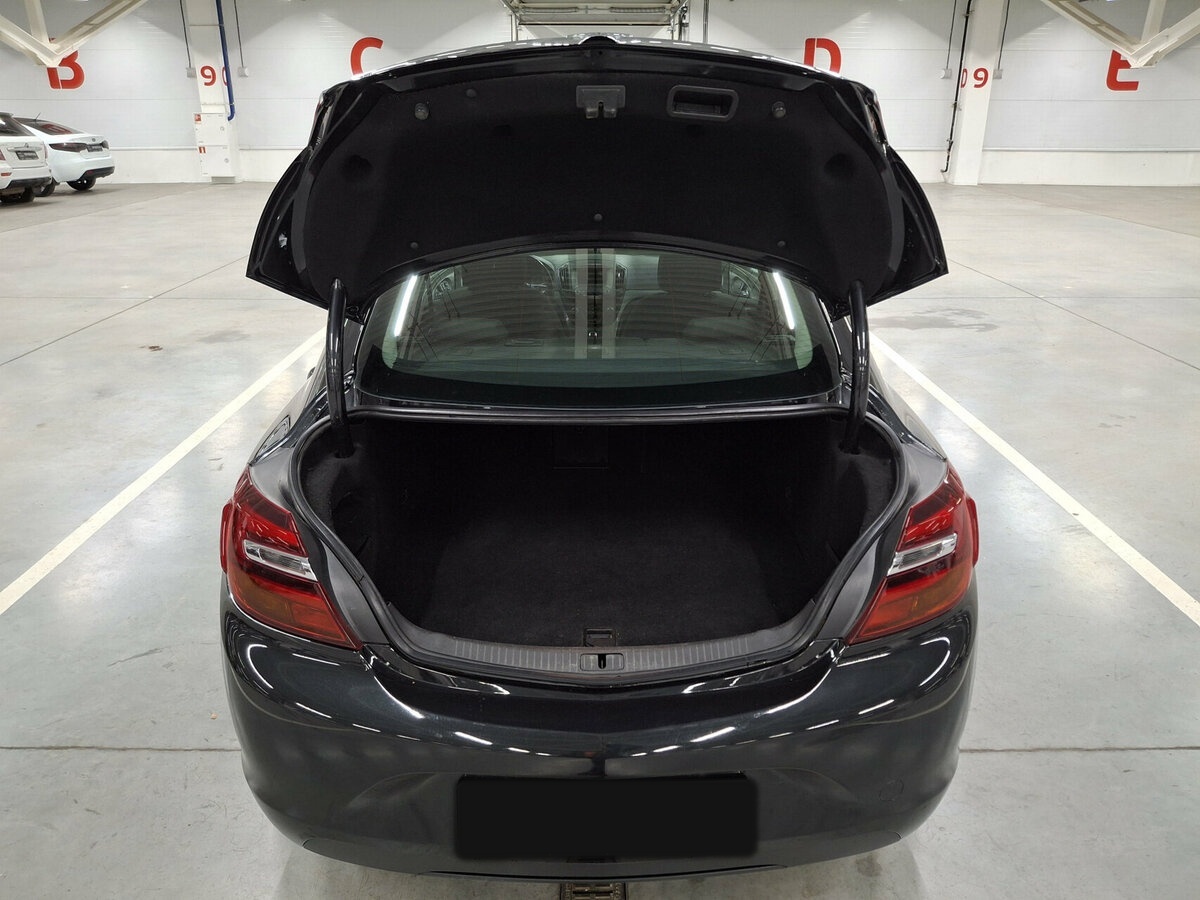 Opel Insignia с пробегом — 2013 год. Фото: #9