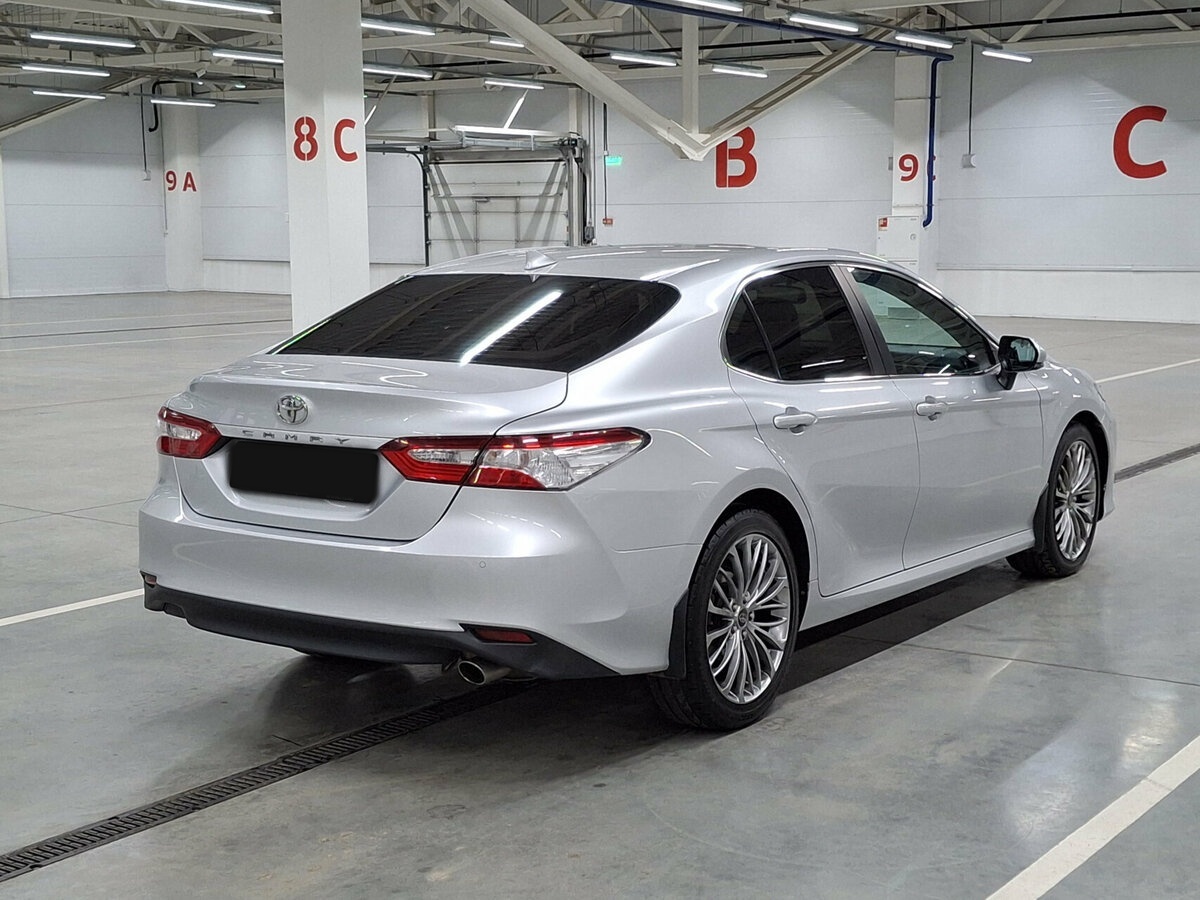 Toyota Camry с пробегом — 2018 год. Фото: #4