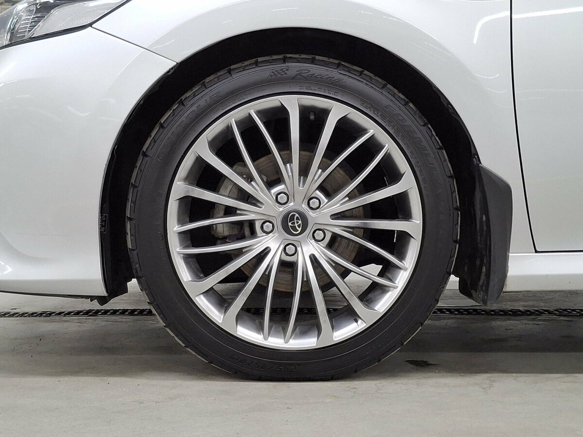 Toyota Camry с пробегом — 2018 год. Фото: #16